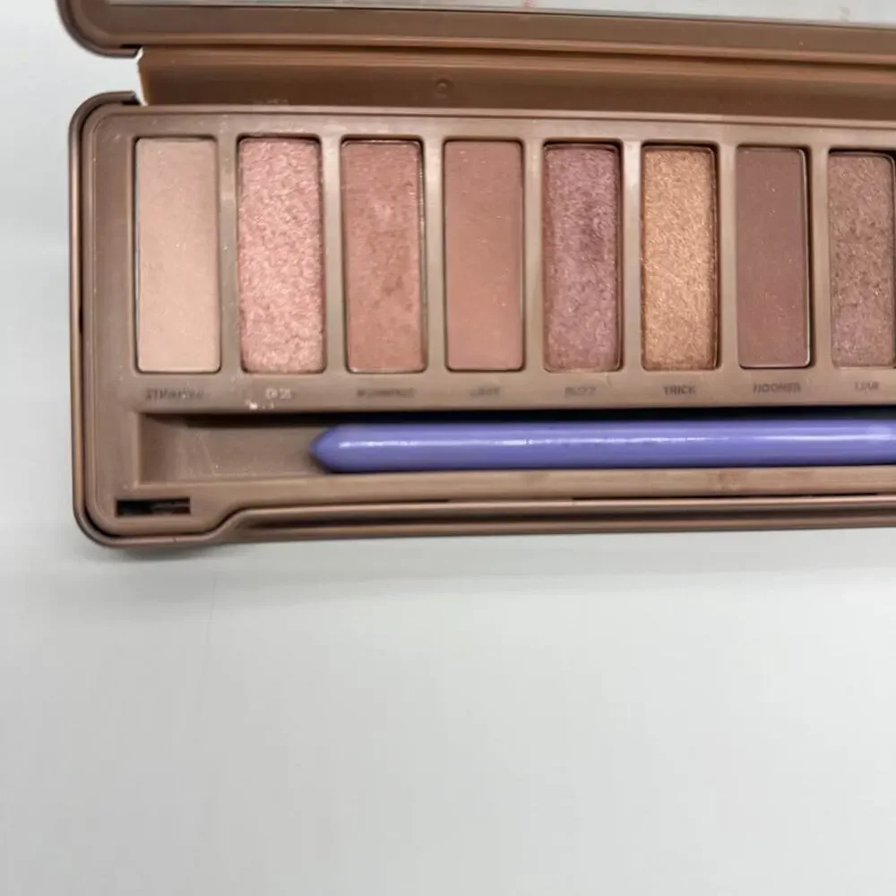 Urban Decay Naked 3 Eyeshadow Palette with Brush